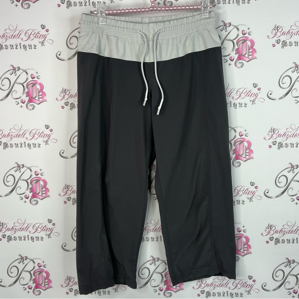 lululemon athletica cropped crop pants Gray Joggers comfy yoga